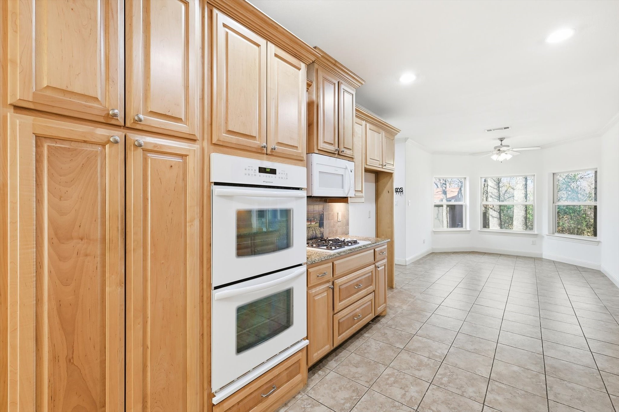 204 Trailwood Drive Euless TX 76039