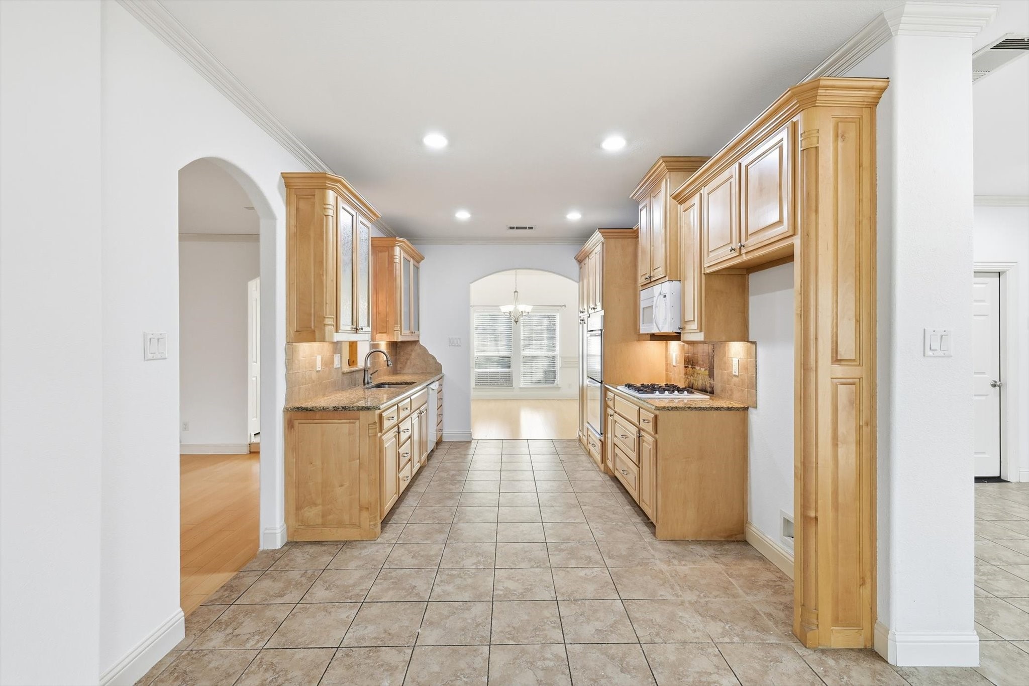 204 Trailwood Drive Euless TX 76039
