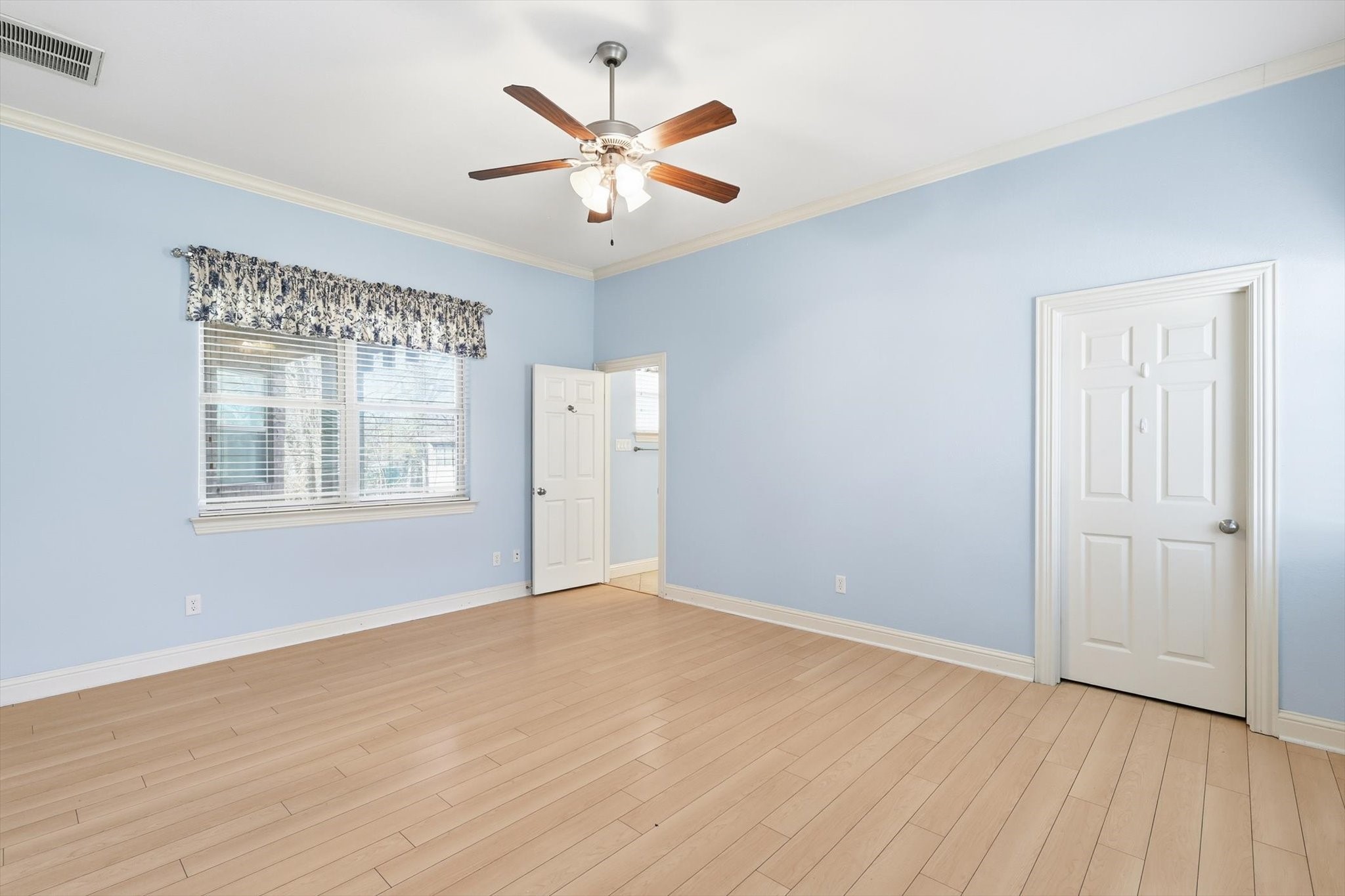 204 Trailwood Drive Euless TX 76039