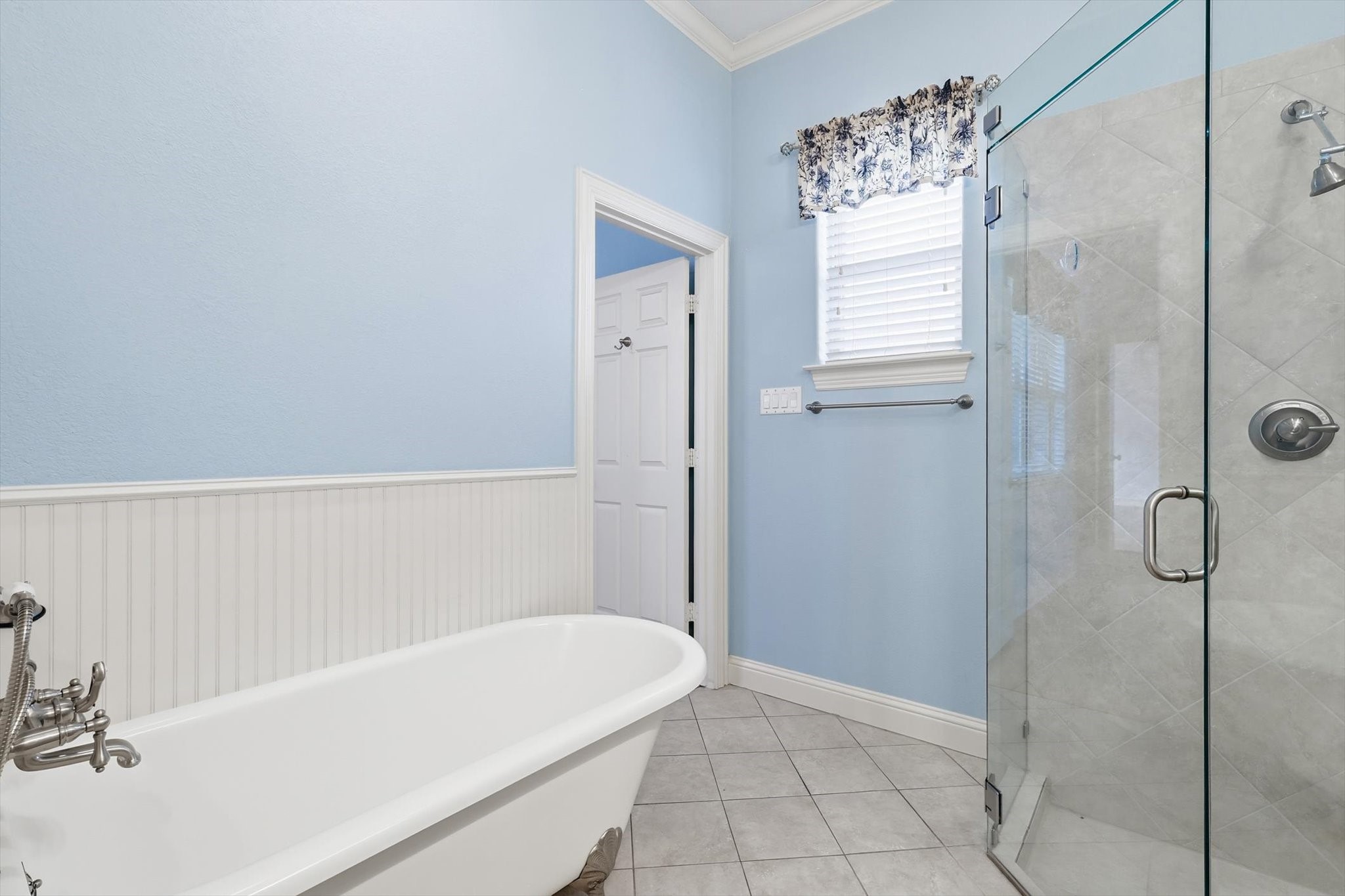 204 Trailwood Drive Euless TX 76039