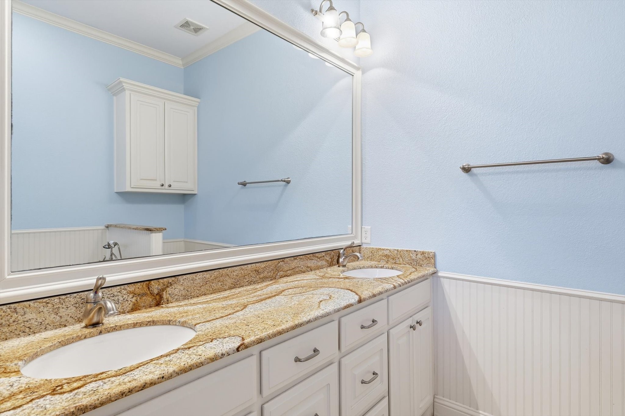 204 Trailwood Drive Euless TX 76039