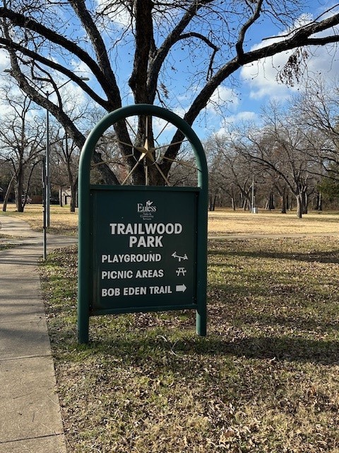 204 Trailwood Drive Euless TX 76039