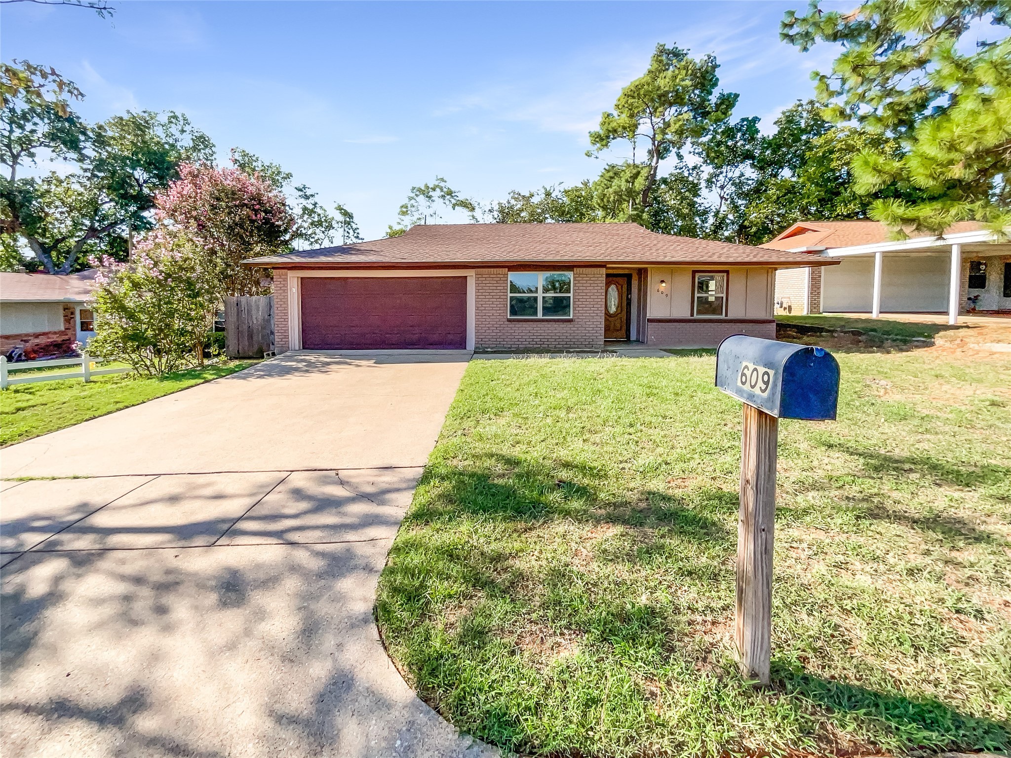 609 W Cedar Street Hurst TX 76053