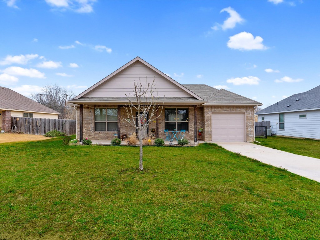 305 S 1st Street Grandview TX 76050