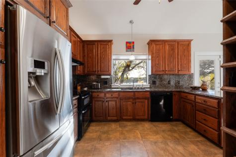 2016 N Lakeview Drive Palo Pinto TX 76484