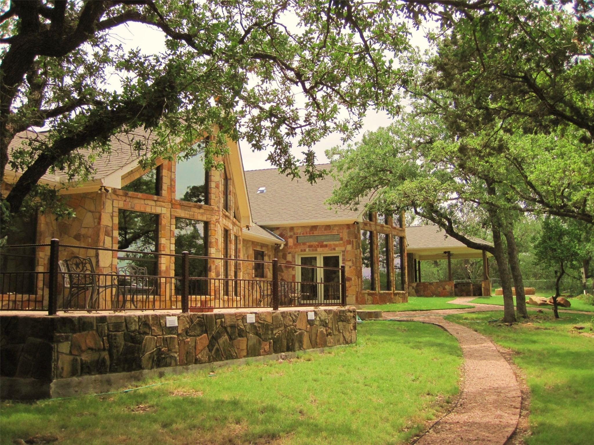 2016 N Lakeview Drive Palo Pinto TX 76484