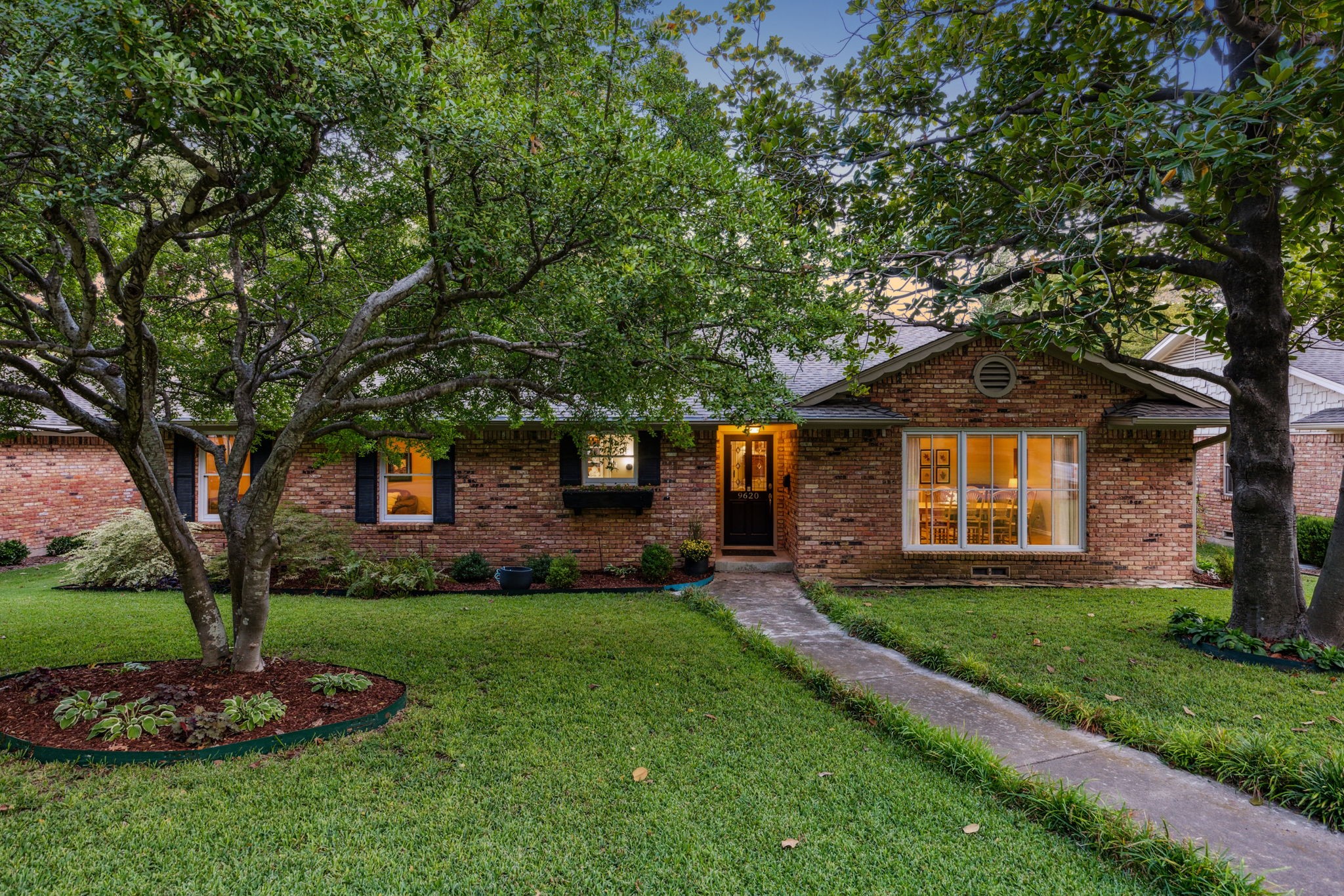 9620 Shadydale Lane Dallas TX 75238