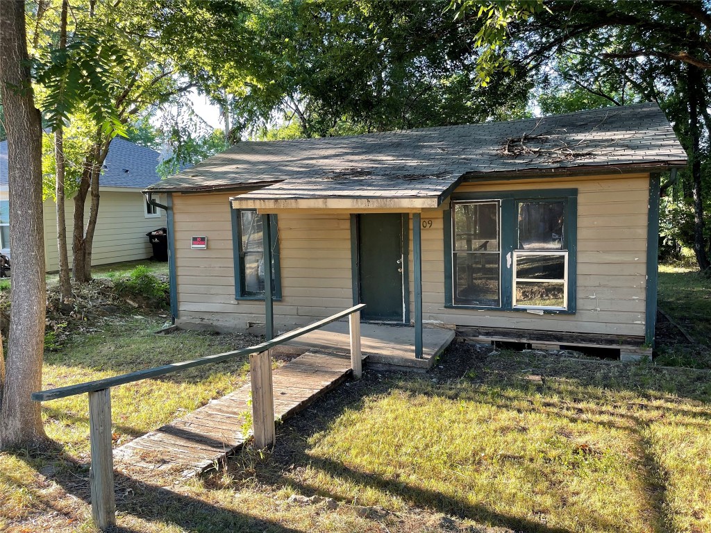 309 E Shepherd Street Denison TX 75021