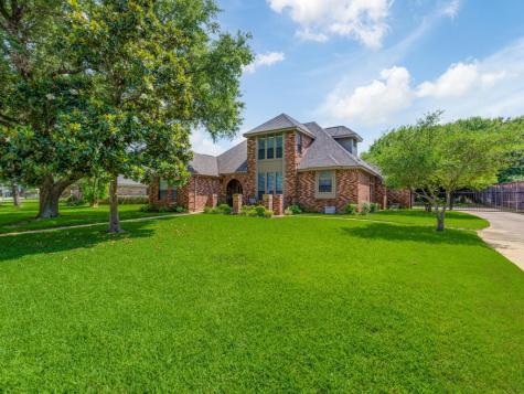 3113 Oakview Drive Hurst TX 76054