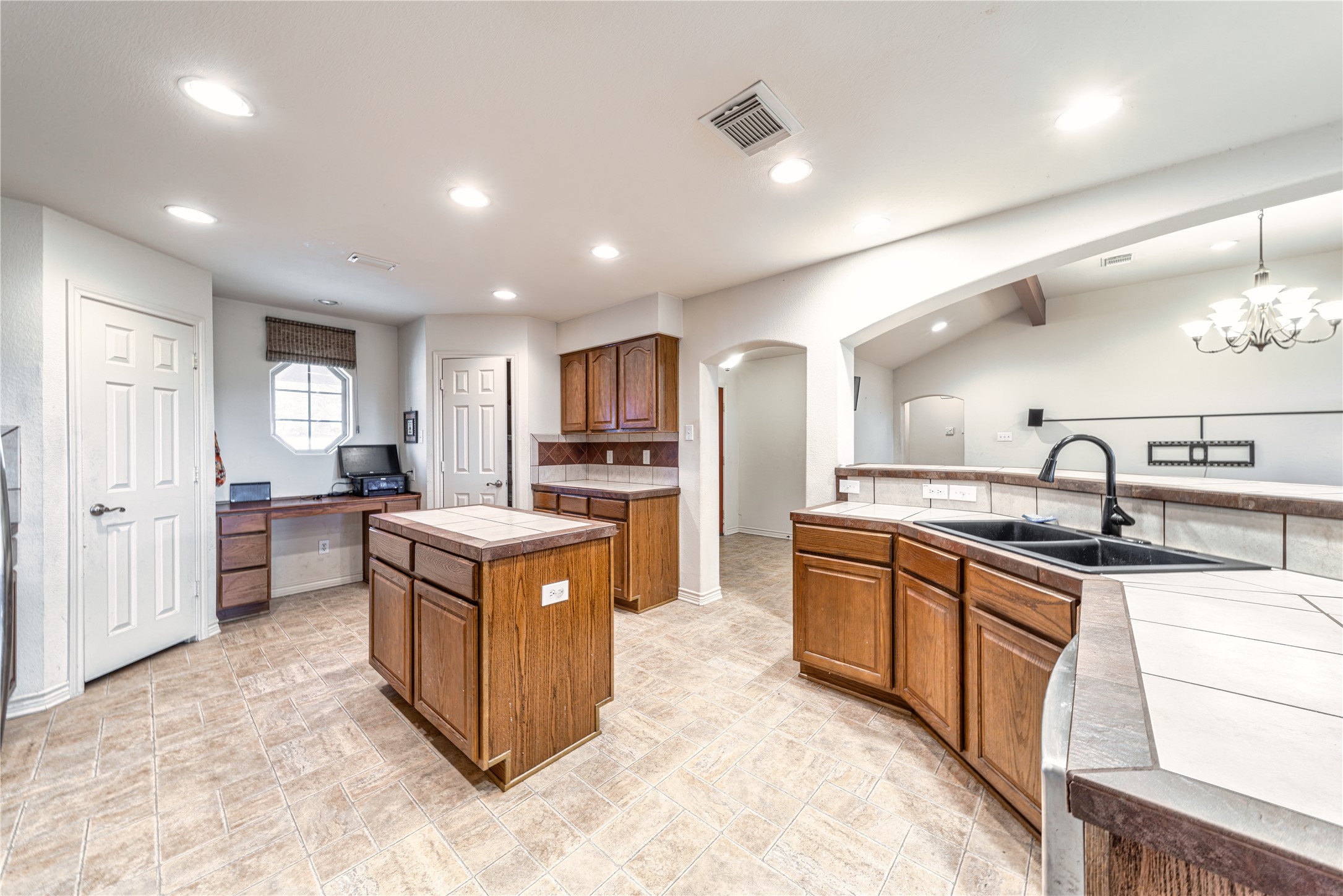 143 Mach Road Ennis TX 75119