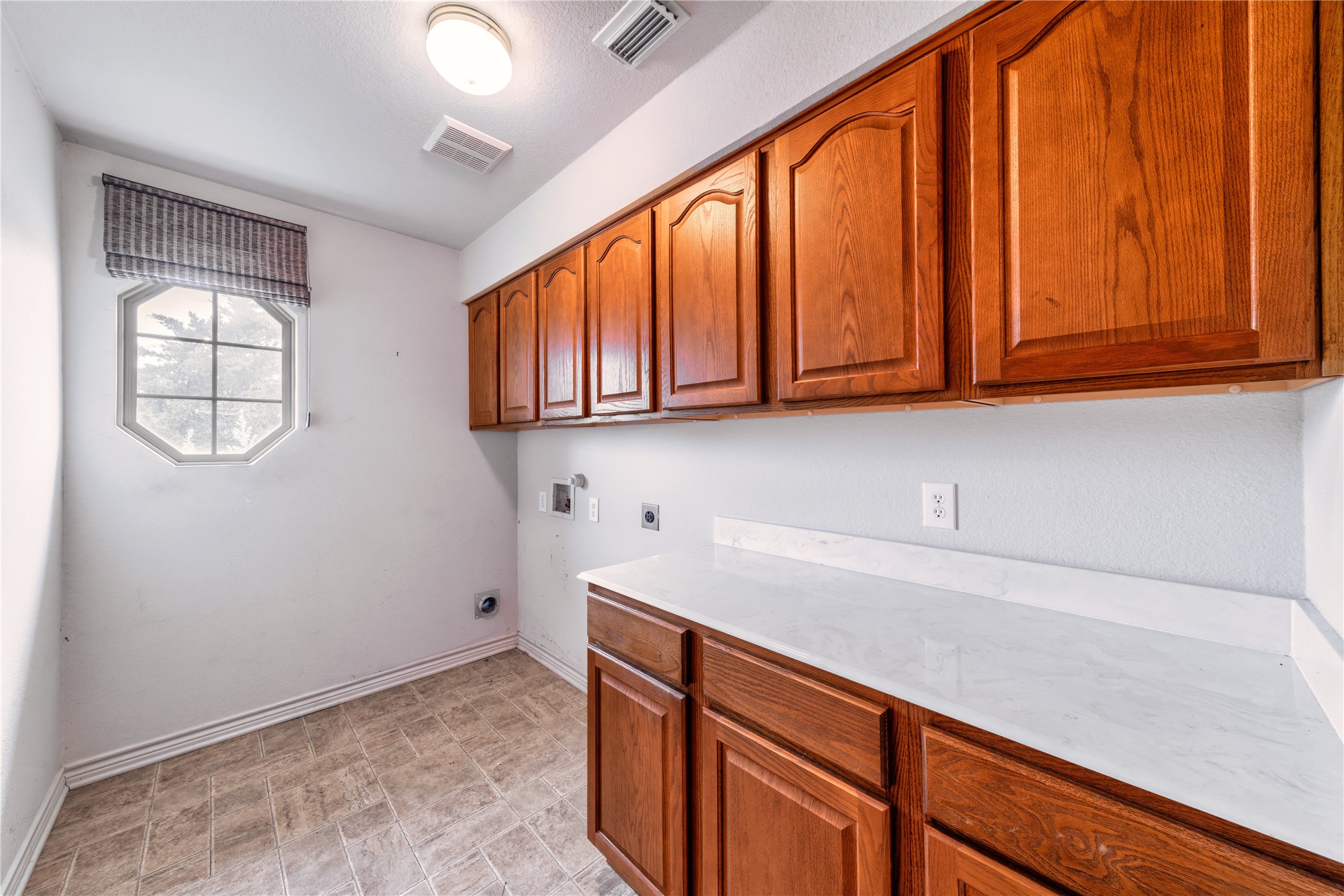143 Mach Road Ennis TX 75119