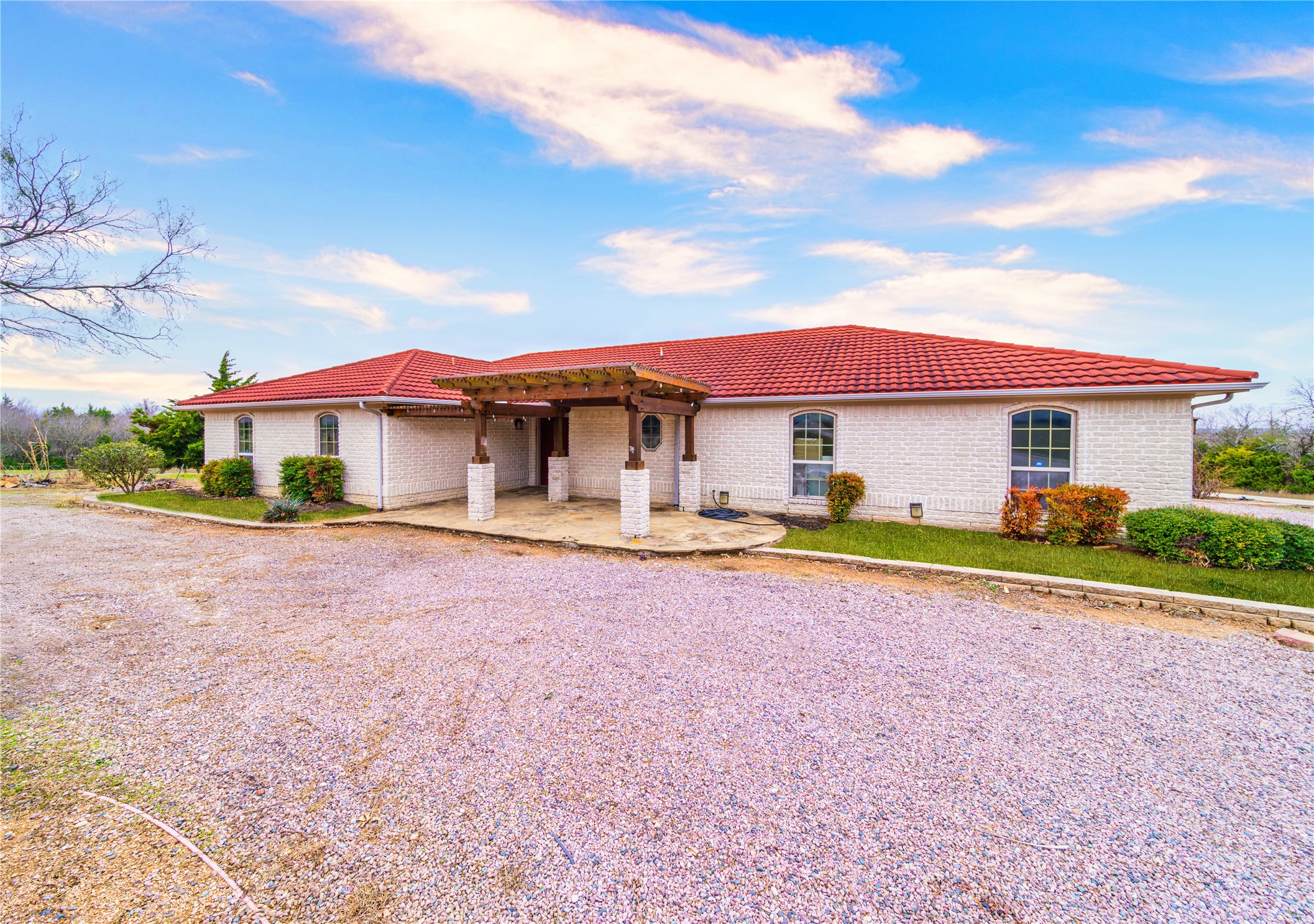 143 Mach Road Ennis TX 75119