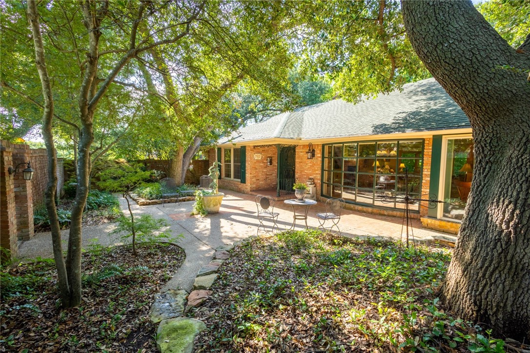 2708 Wooded Acres Drive Waco TX 76710