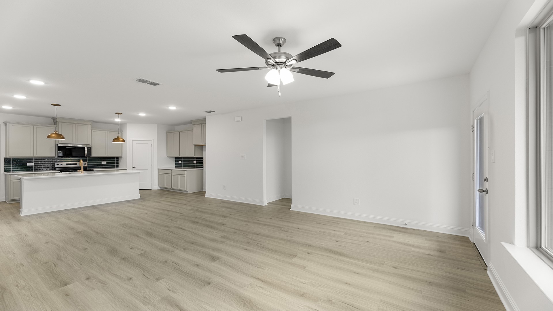 1733 Edgeway Aubrey TX 76227