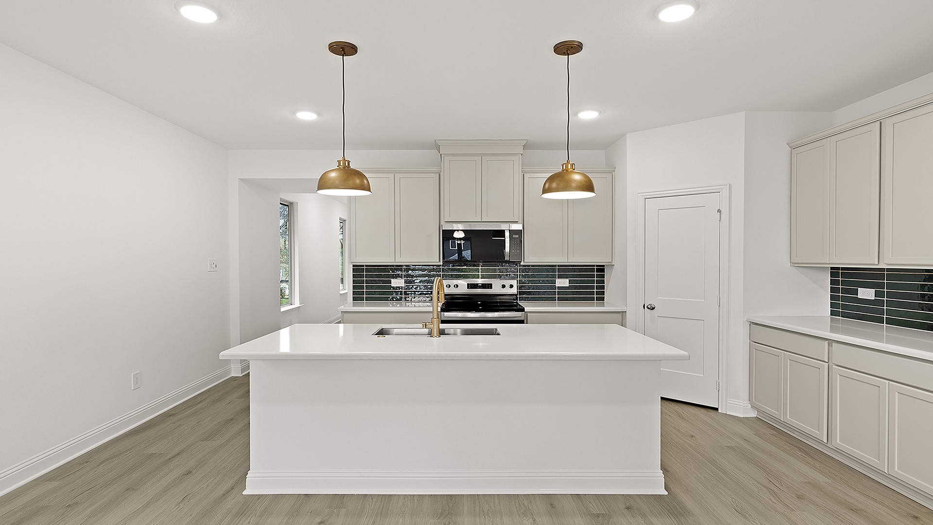 1733 Edgeway Aubrey TX 76227