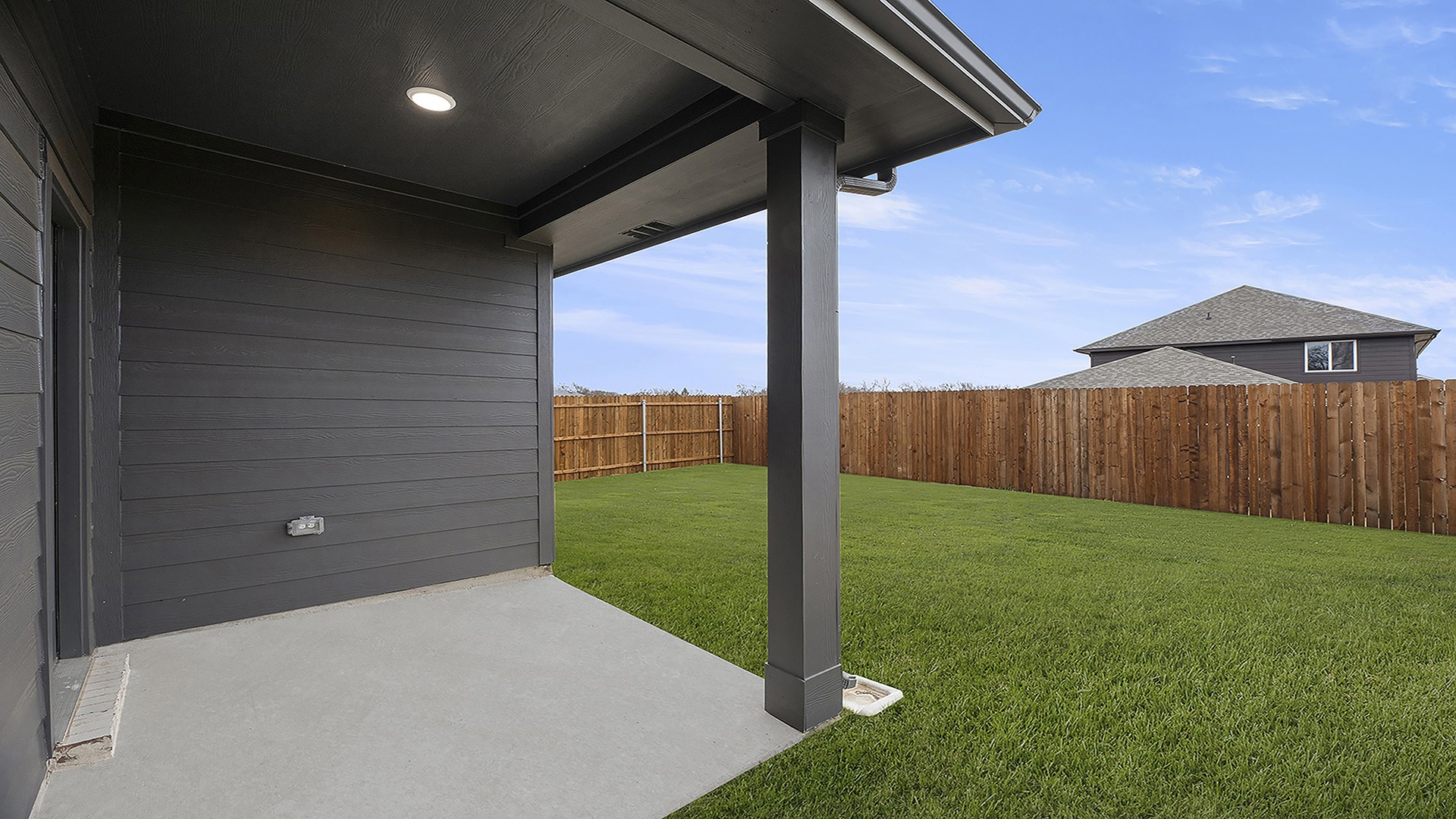 1733 Edgeway Aubrey TX 76227