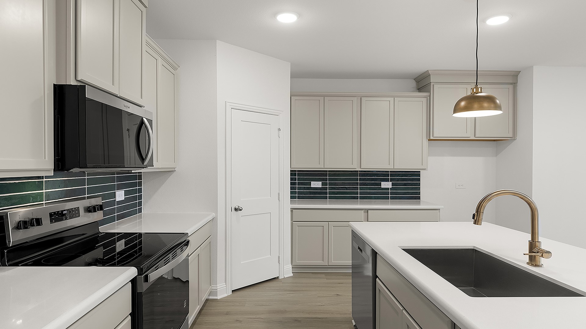 1733 Edgeway Aubrey TX 76227