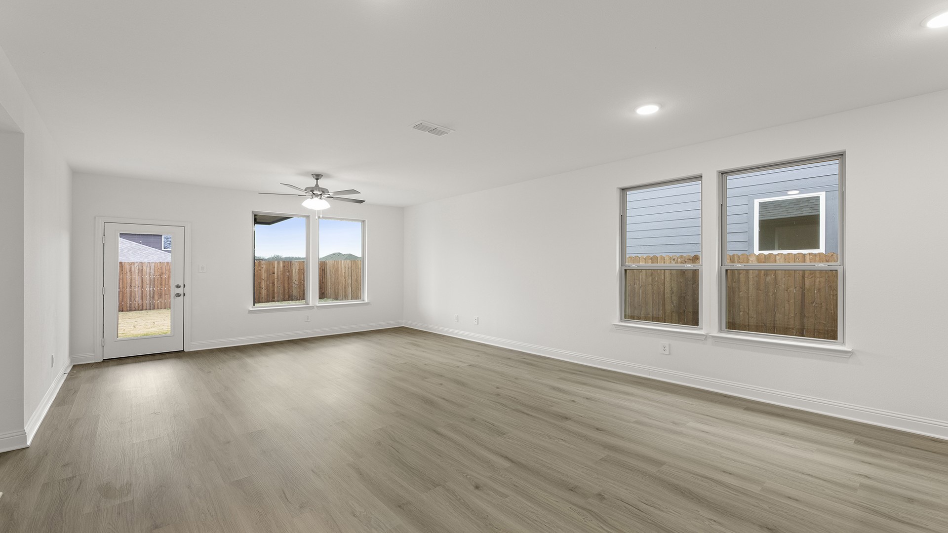 1733 Edgeway Aubrey TX 76227