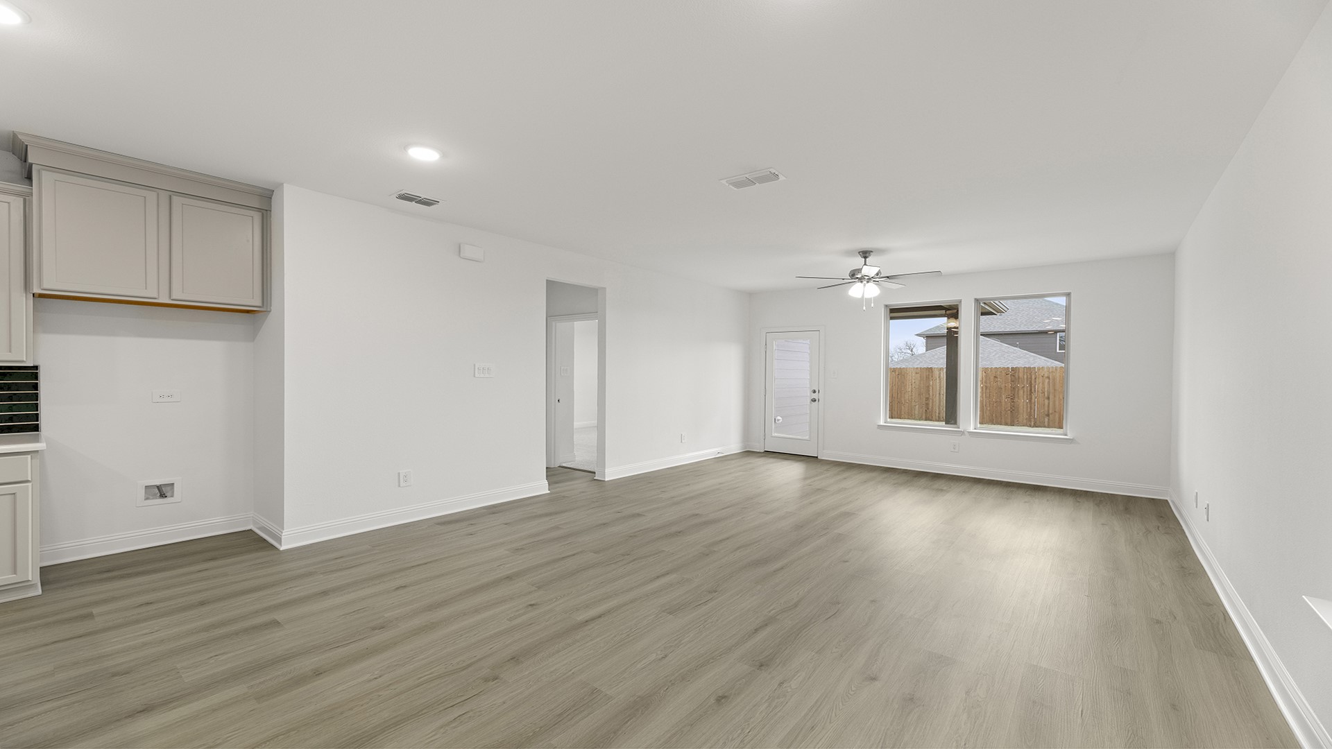 1733 Edgeway Aubrey TX 76227