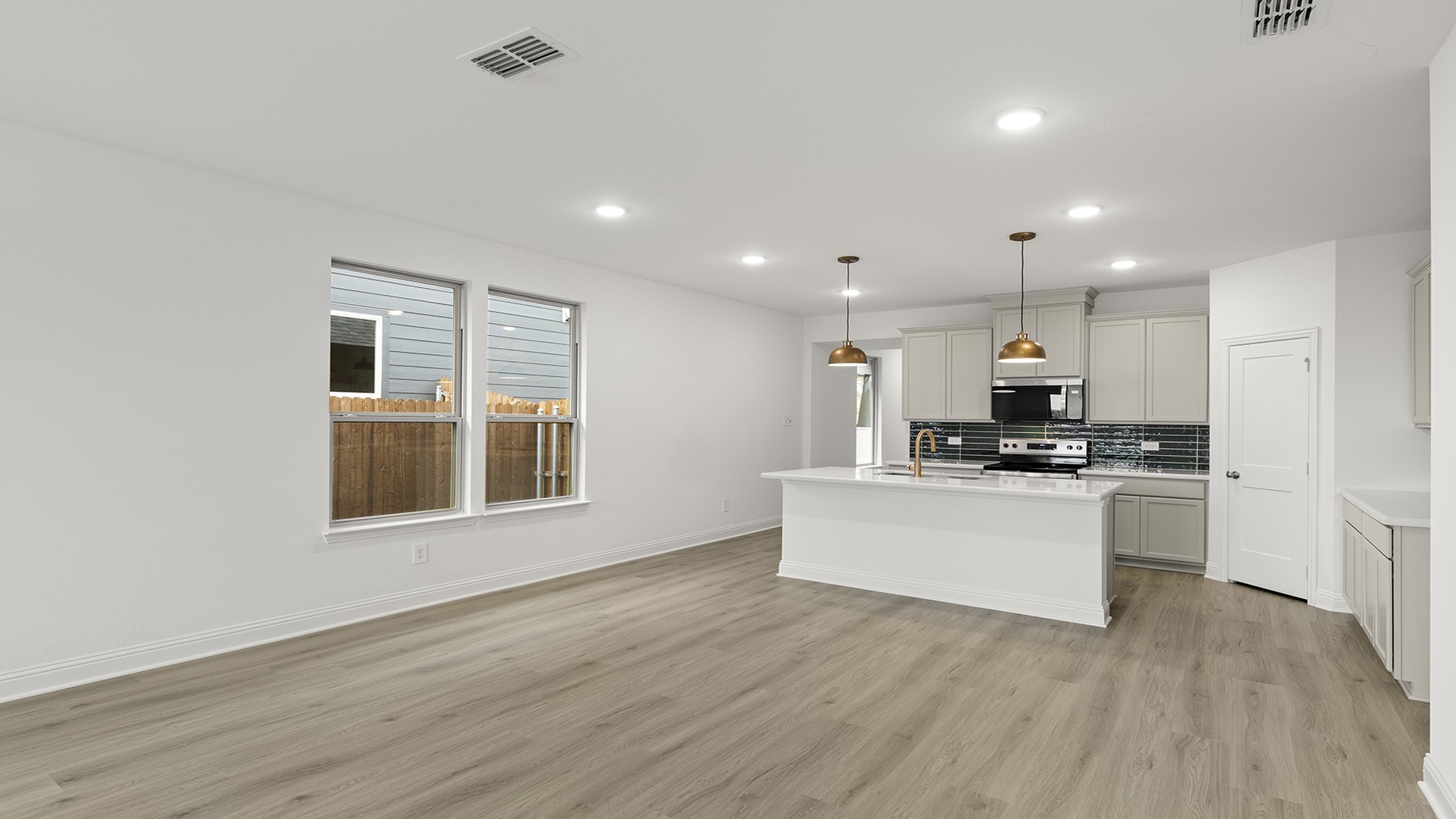 1733 Edgeway Aubrey TX 76227
