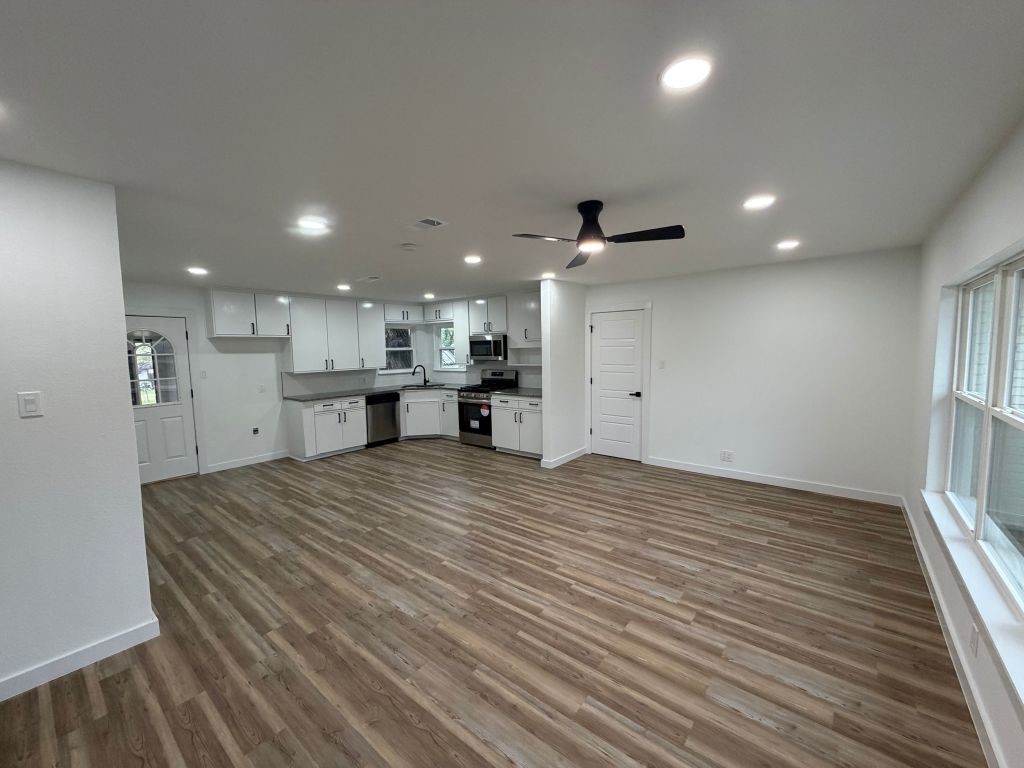 905 Brown Trail Bedford TX 76022