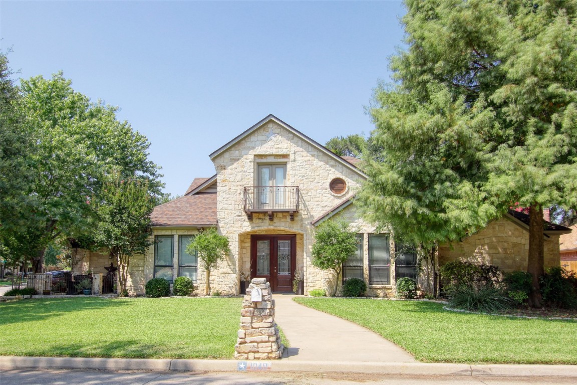 1049 Westbury Lane Mansfield TX 76063