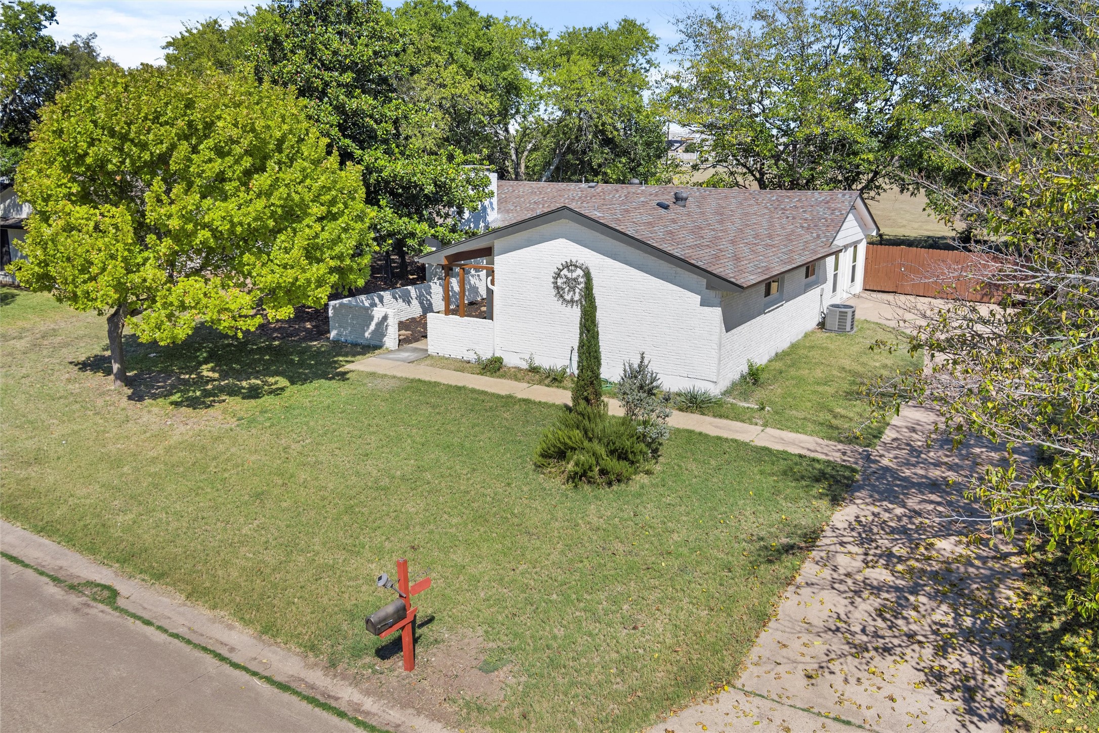 707 Live Oak Court Red Oak TX 75154