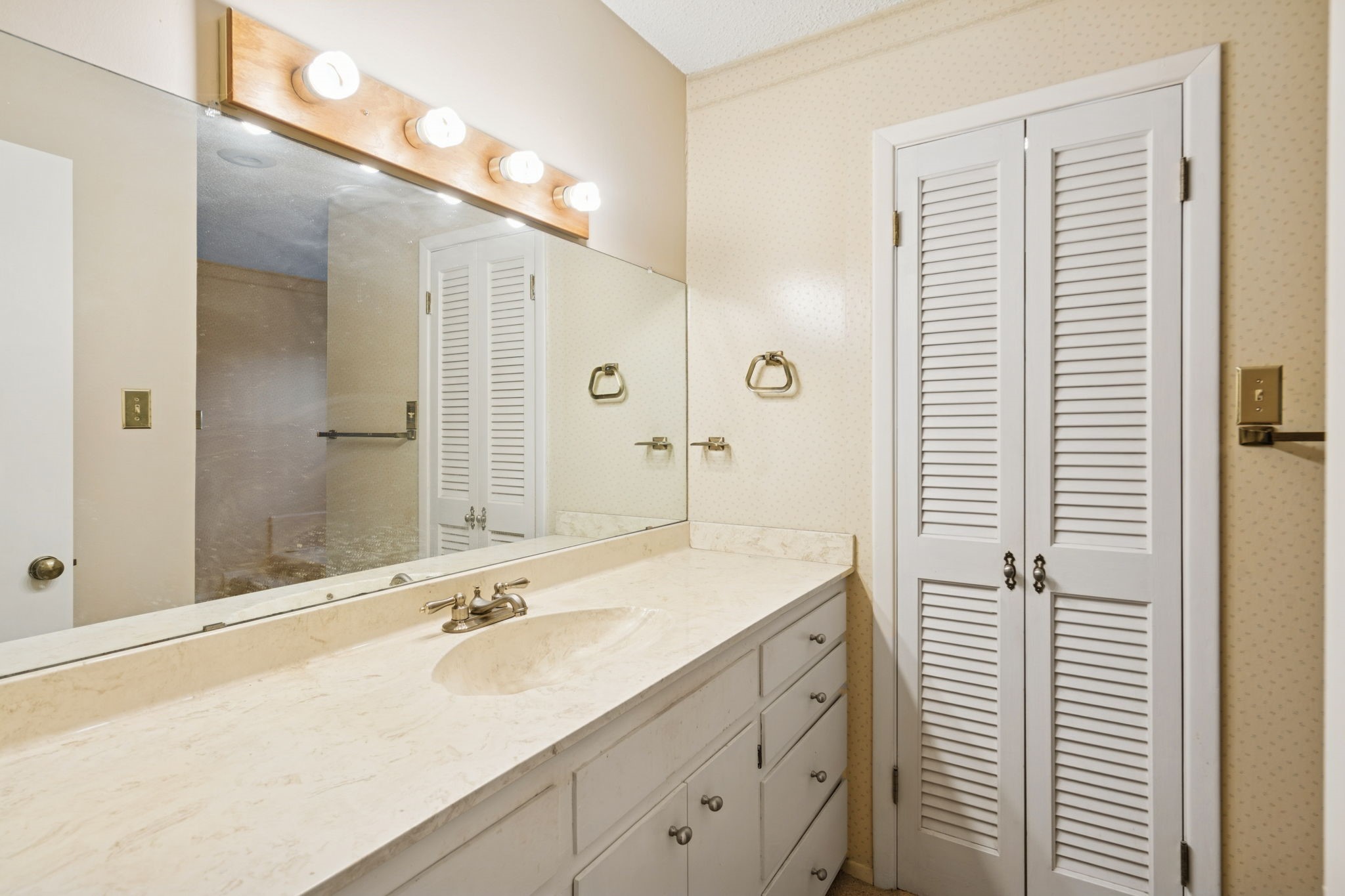 2637 Locksley Chase Drive Irving TX 75061