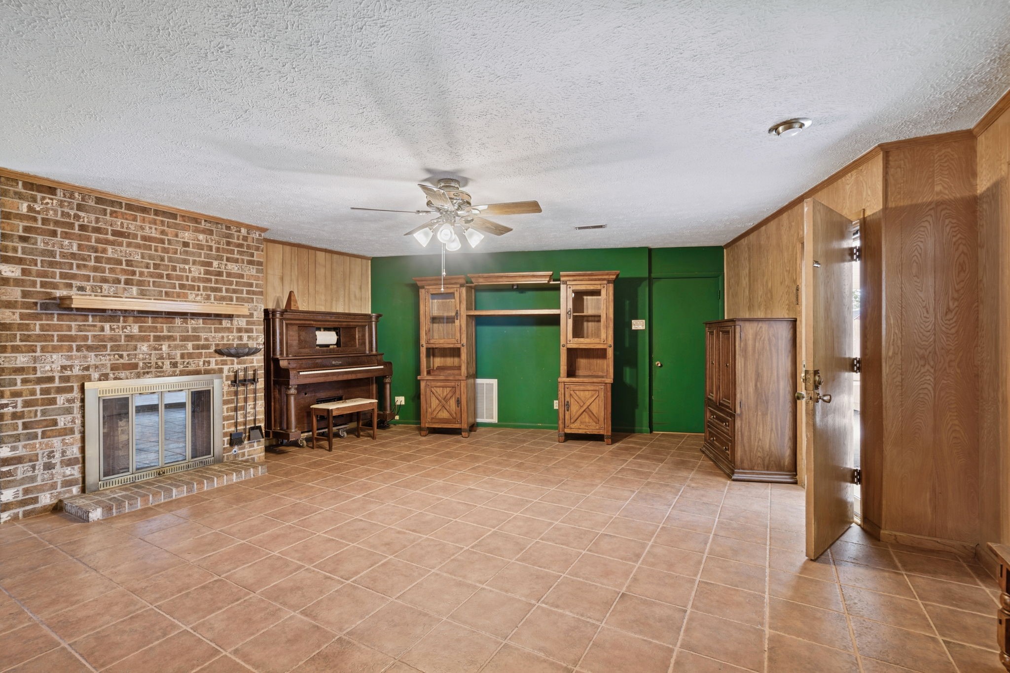 2637 Locksley Chase Drive Irving TX 75061
