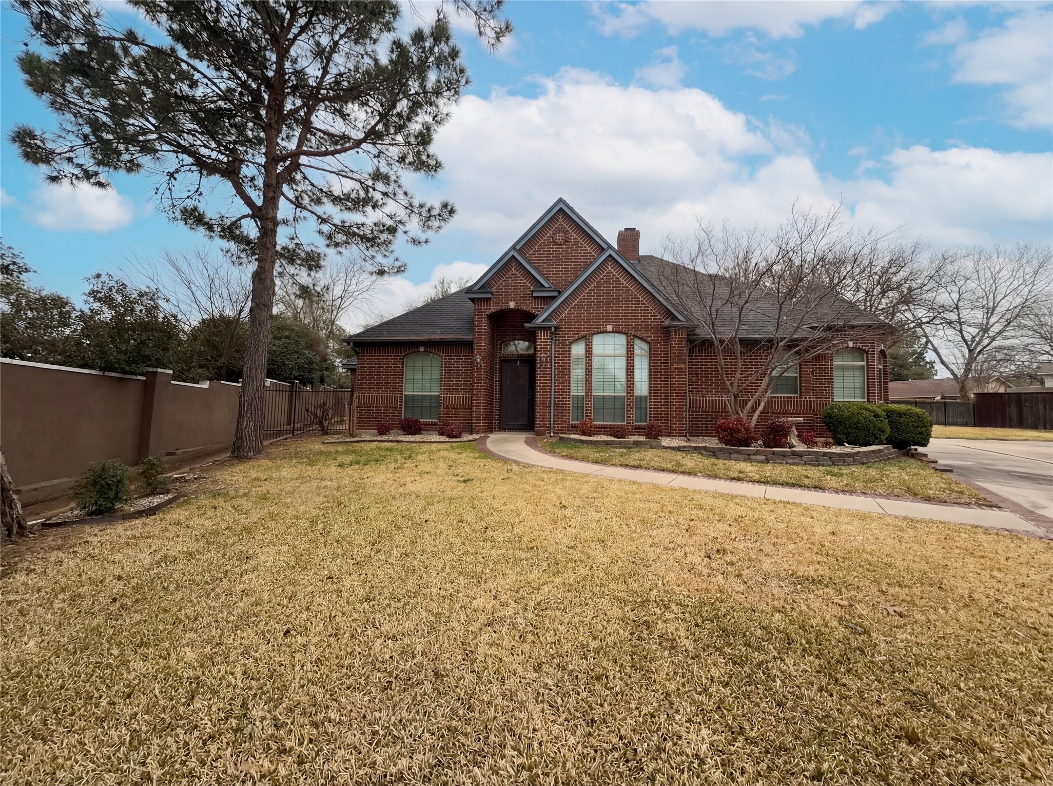 2101 Royal Dominion Court Arlington TX 76006