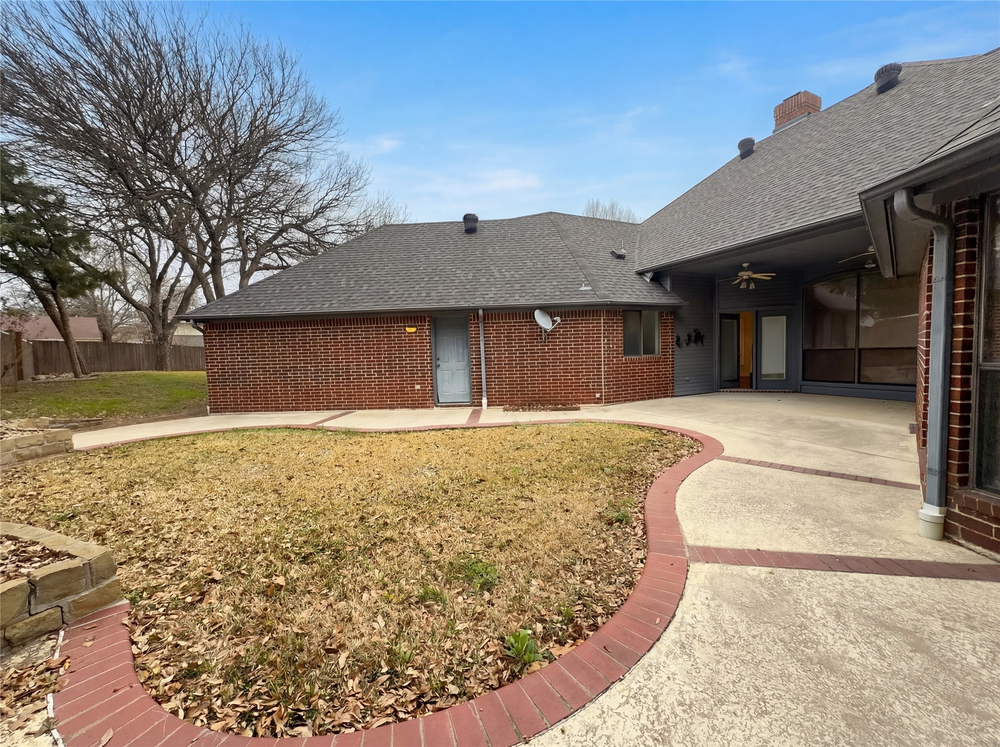 2101 Royal Dominion Court Arlington TX 76006