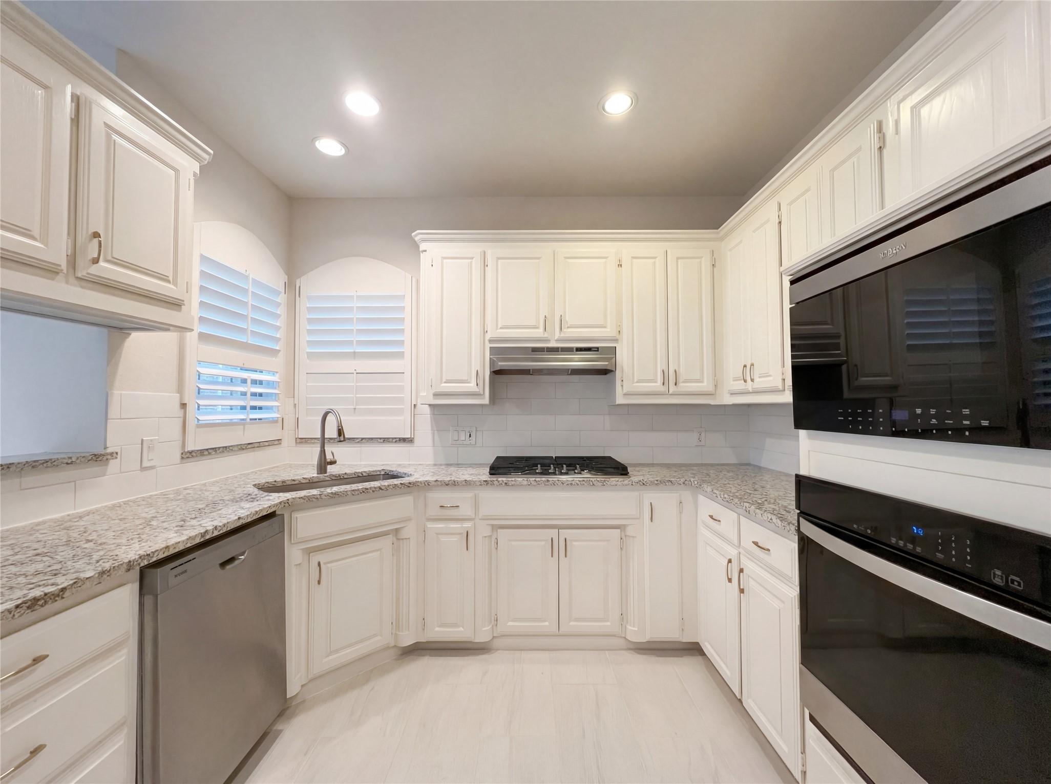 2101 Royal Dominion Court Arlington TX 76006