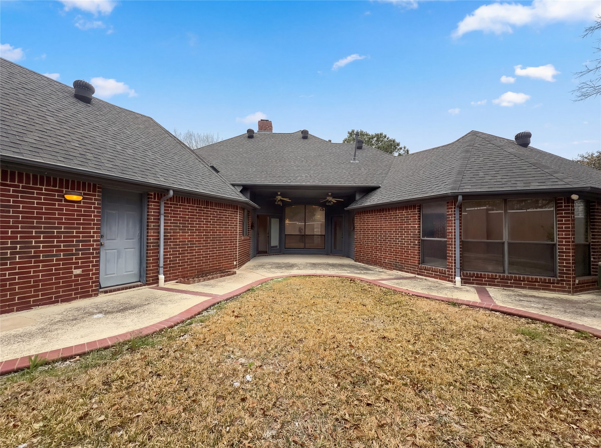 2101 Royal Dominion Court Arlington TX 76006