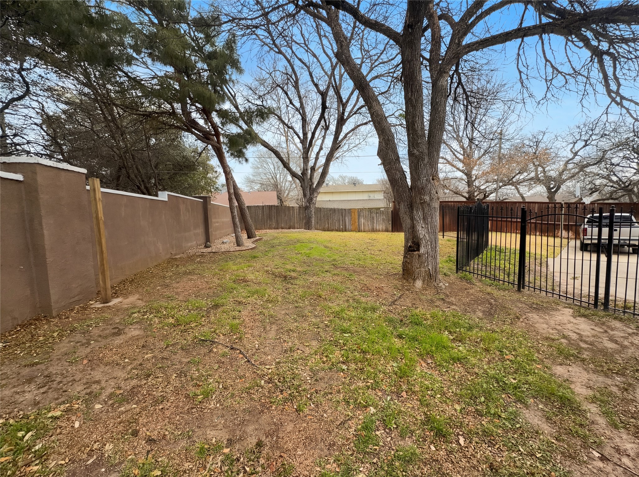 2101 Royal Dominion Court Arlington TX 76006