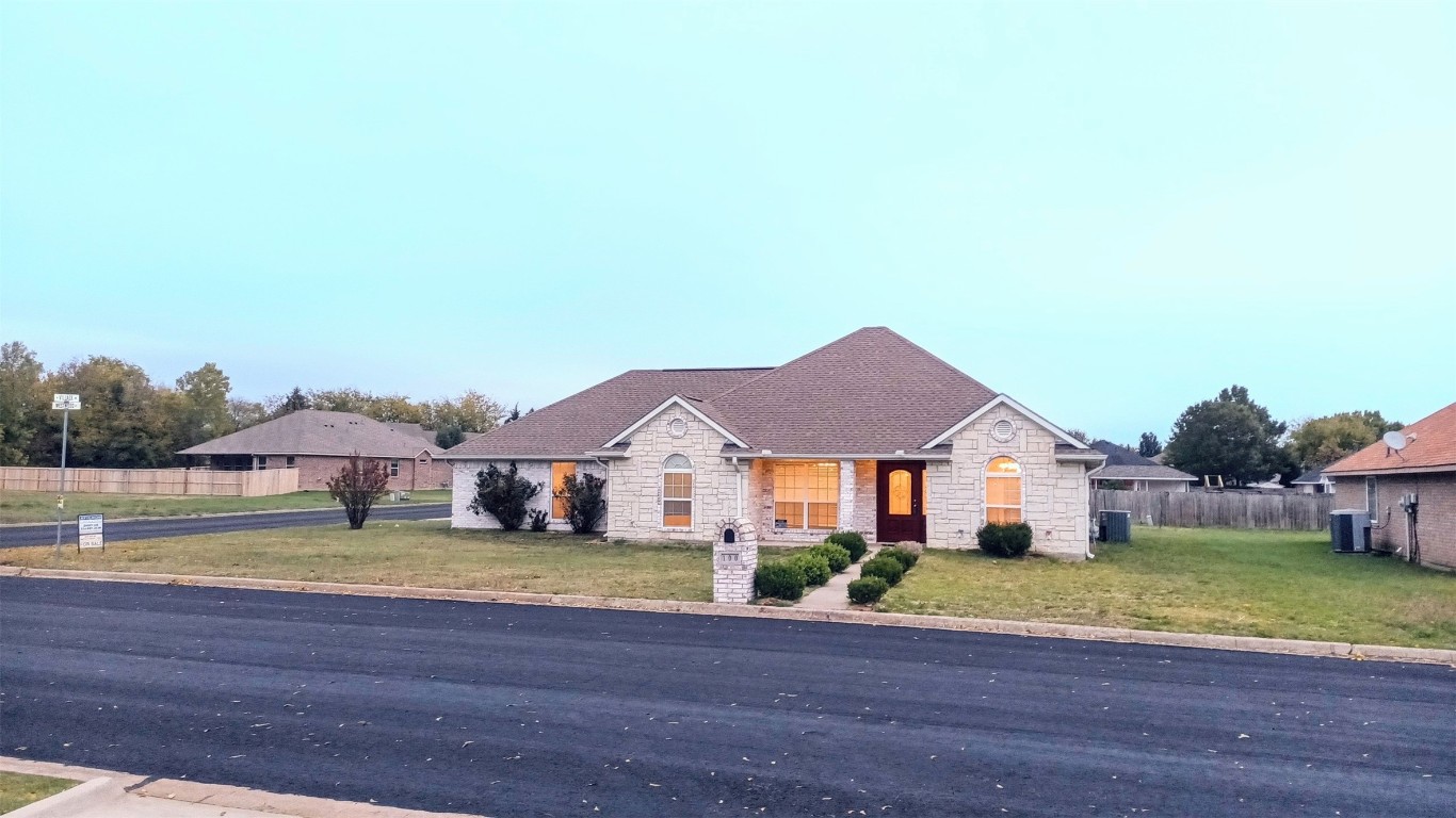 100 Westwood Court Bonham TX 75418
