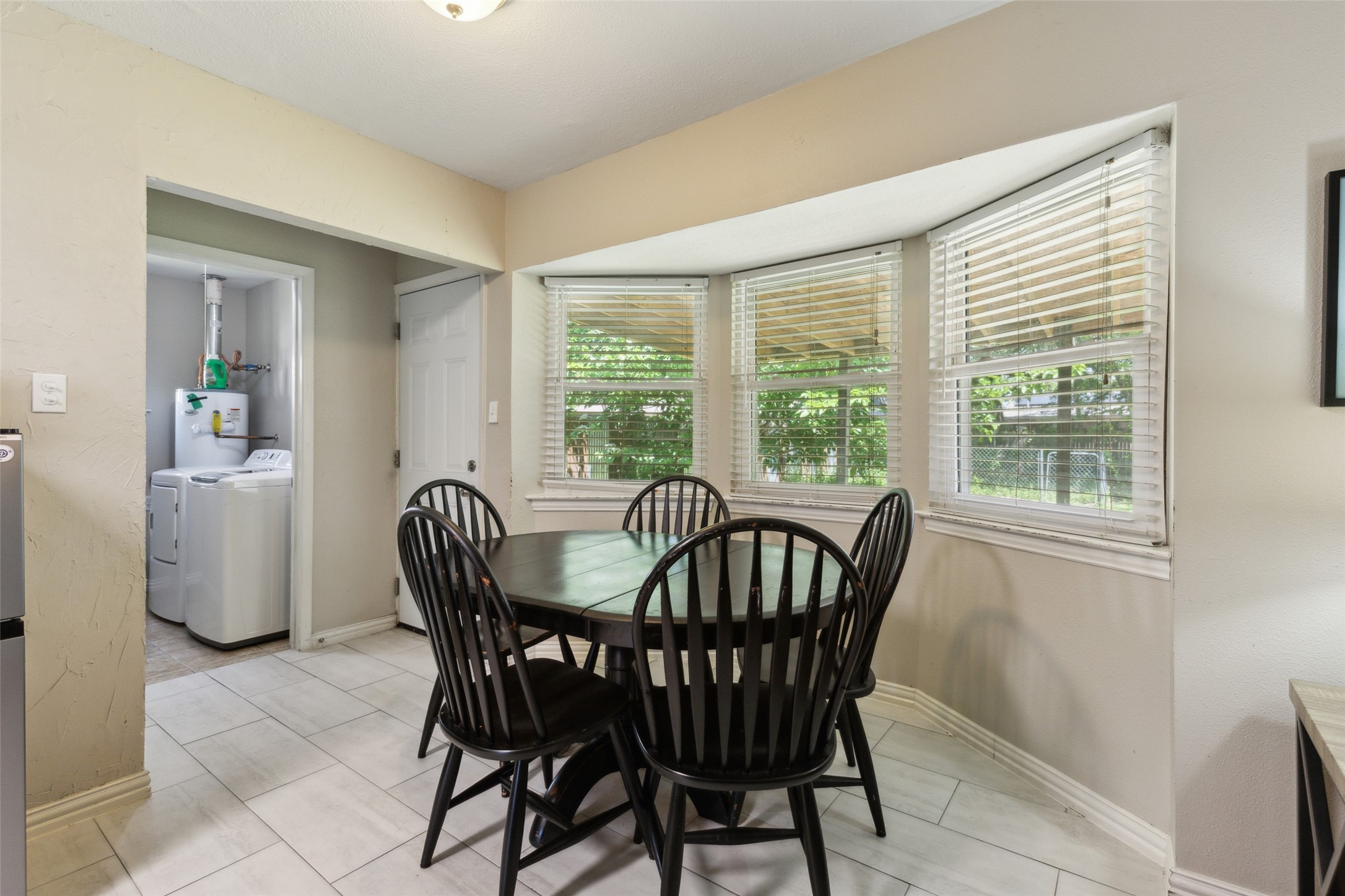1202 Johns Drive Euless TX 76039