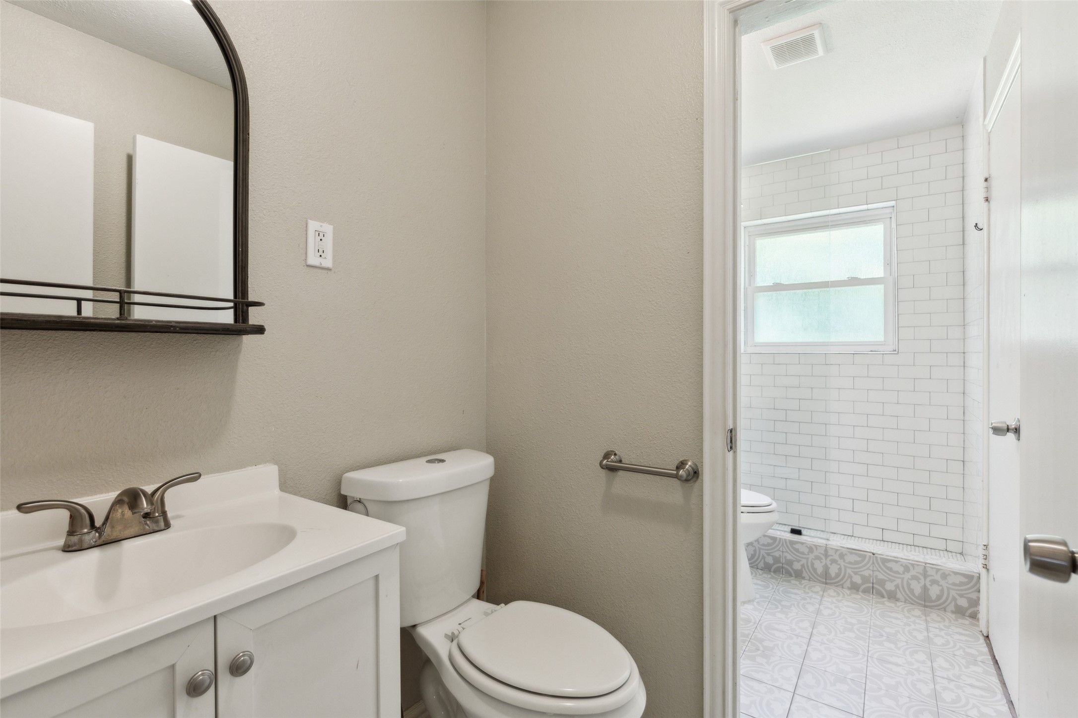 1202 Johns Drive Euless TX 76039