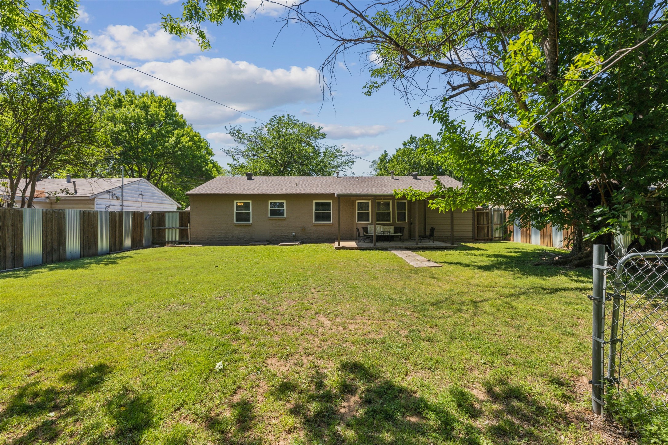 1202 Johns Drive Euless TX 76039