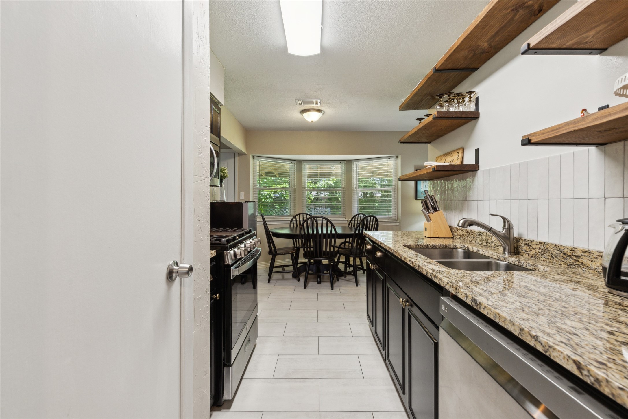 1202 Johns Drive Euless TX 76039
