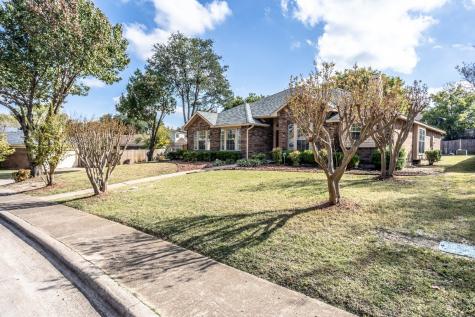 900 Carmela Drive Desoto TX 75115
