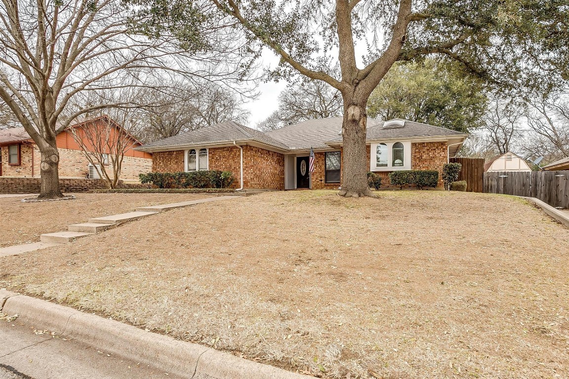 205 NE Rosamond Street Burleson TX 76028