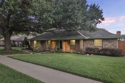 1716 Hampton Court Bedford TX 76021