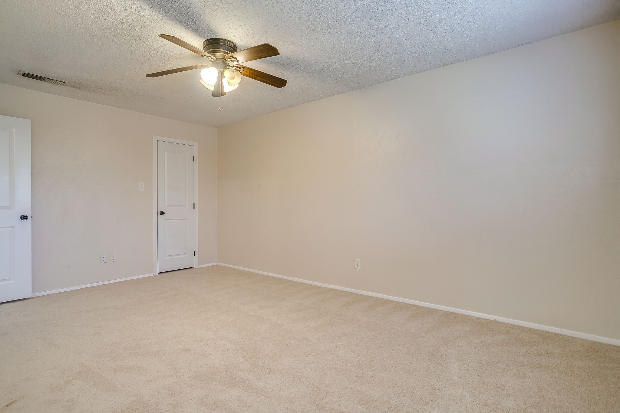 521 Nathan Street Burleson TX 76028