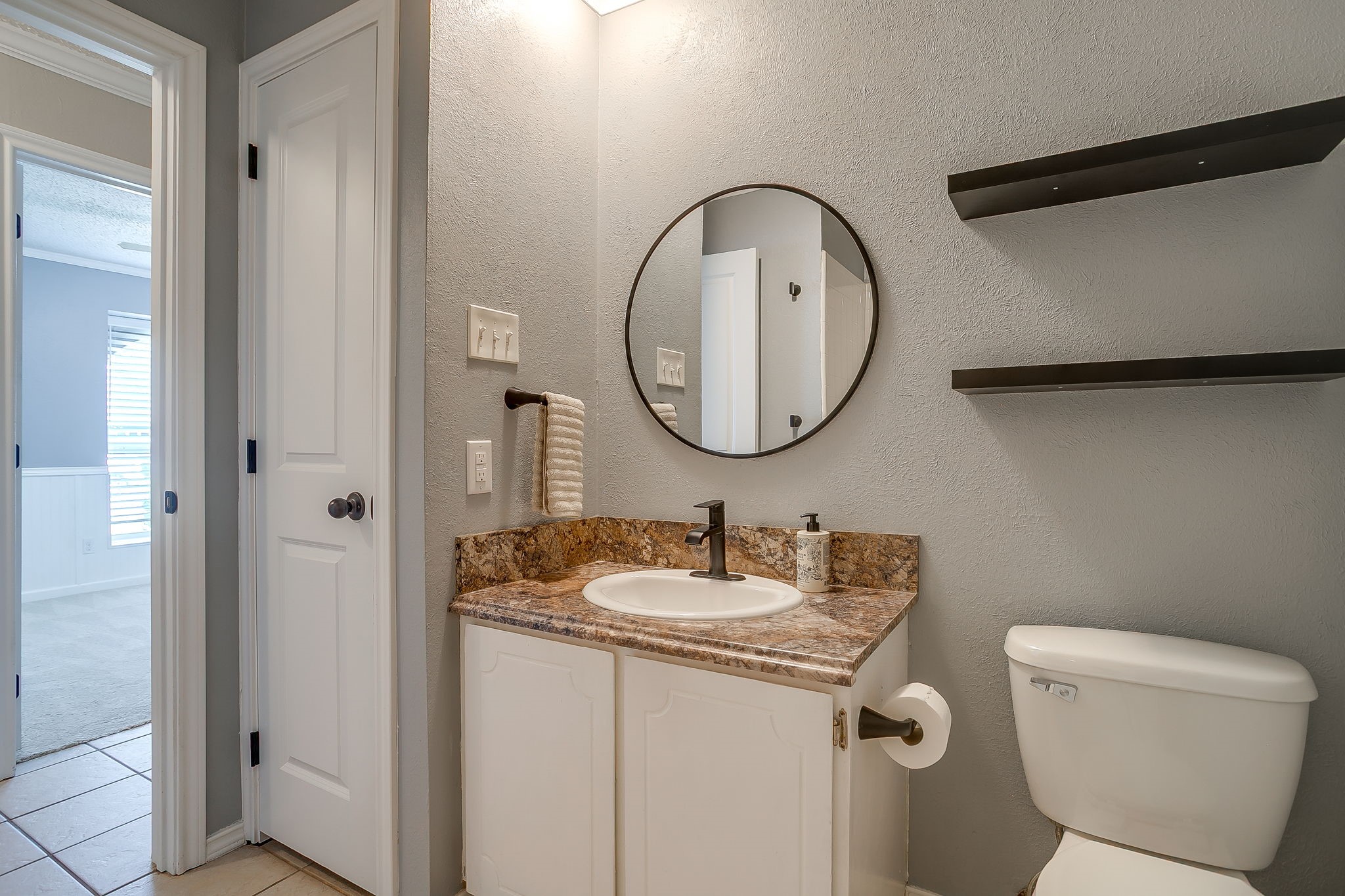 521 Nathan Street Burleson TX 76028