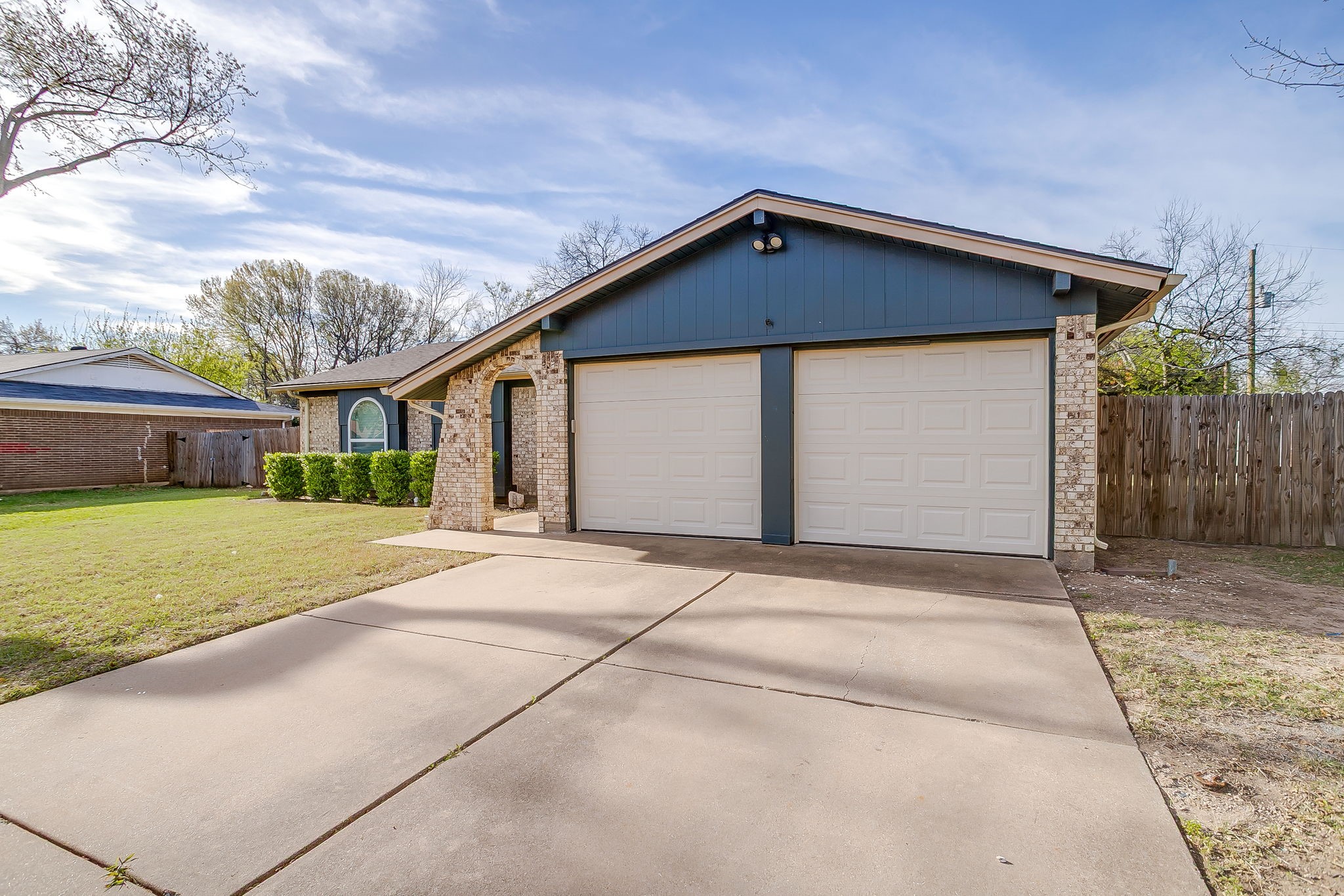 521 Nathan Street Burleson TX 76028