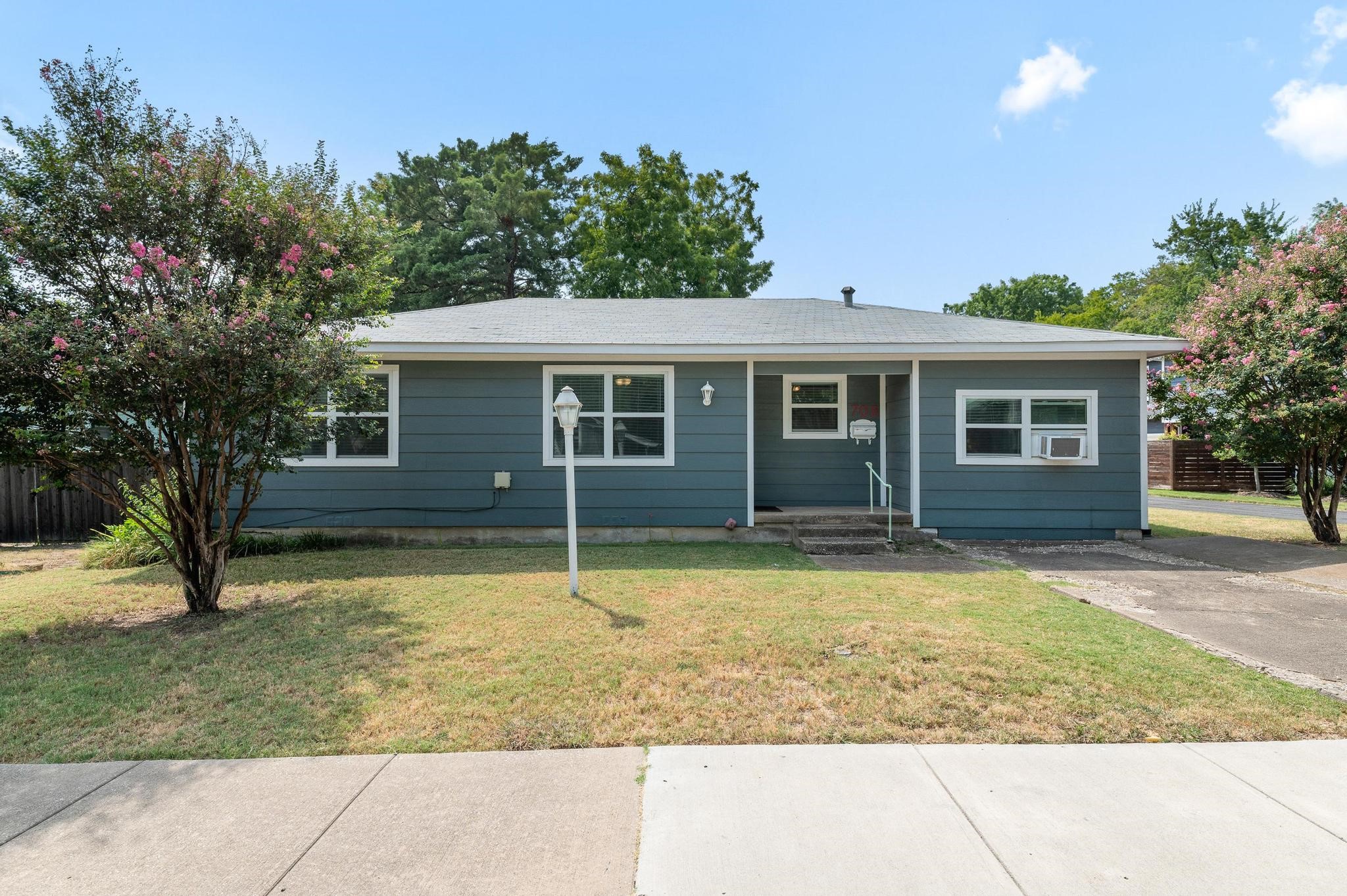 708 Barnes Street Mckinney TX 75069