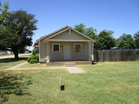 841 S 5th Avenue Munday TX 76371