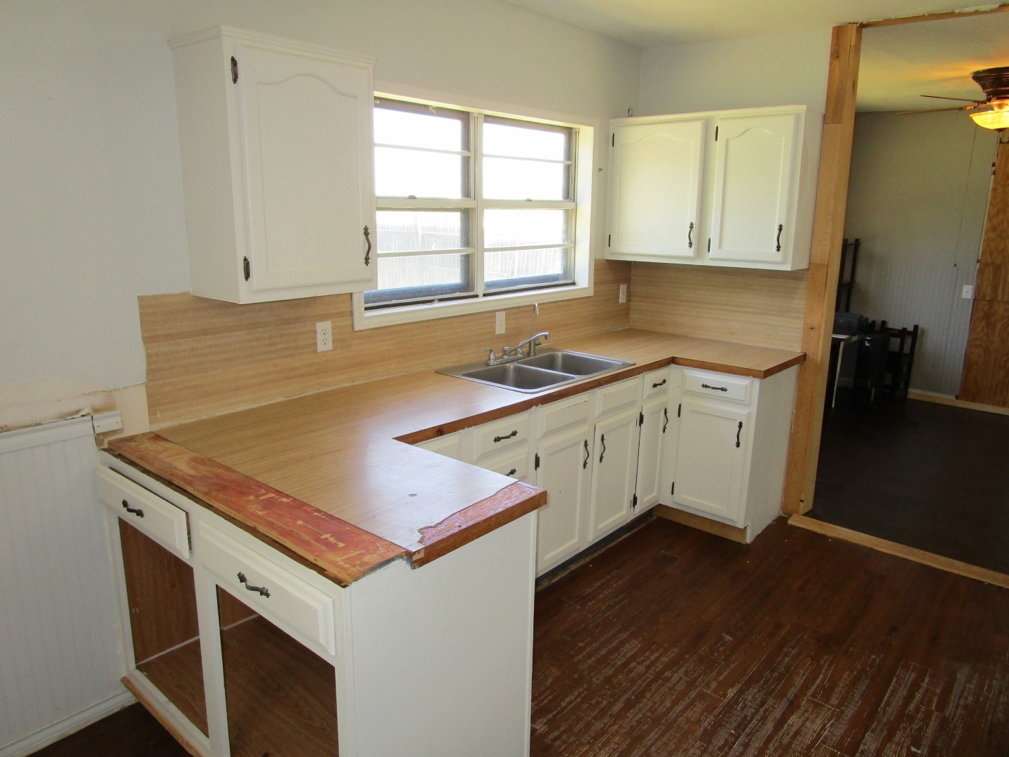 841 S 5th Avenue Munday TX 76371
