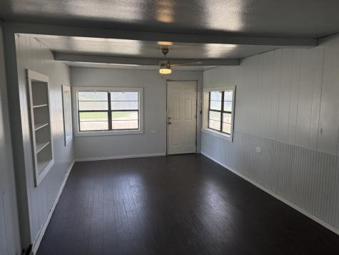 841 S 5th Avenue Munday TX 76371