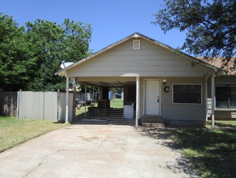 841 S 5th Avenue Munday TX 76371
